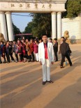 大学同学留念合影