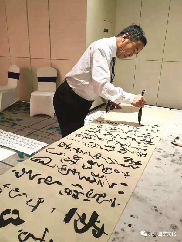 1569379718428780.jpg a_361133734210039808.jpg