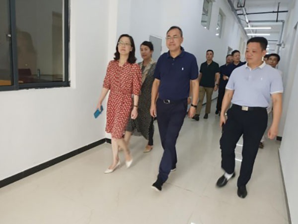 1599457587866669.jpg a_486443624335142912.jpg